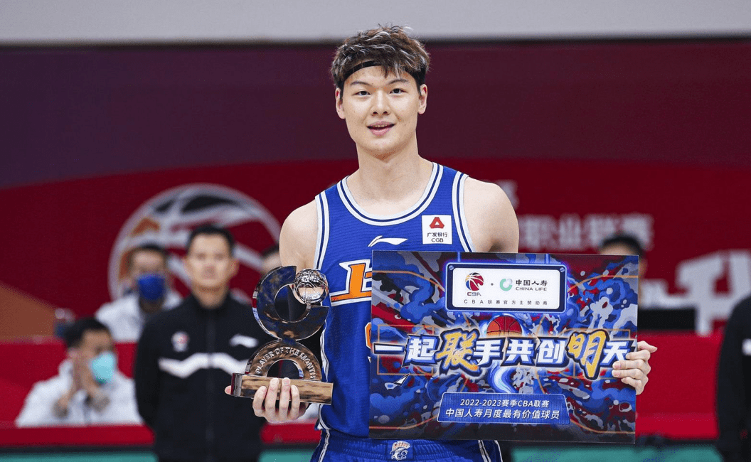 集结日亚特兰大调整名单以备CBA常规赛，状态回暖环节打磨，悬念犹存，资深球员宣示担当的简单介绍